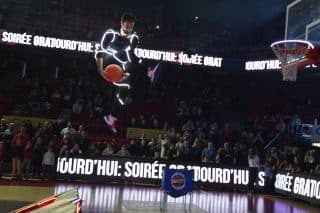 Basket acrobatique et dunk des Barjots dunkers en Belgique