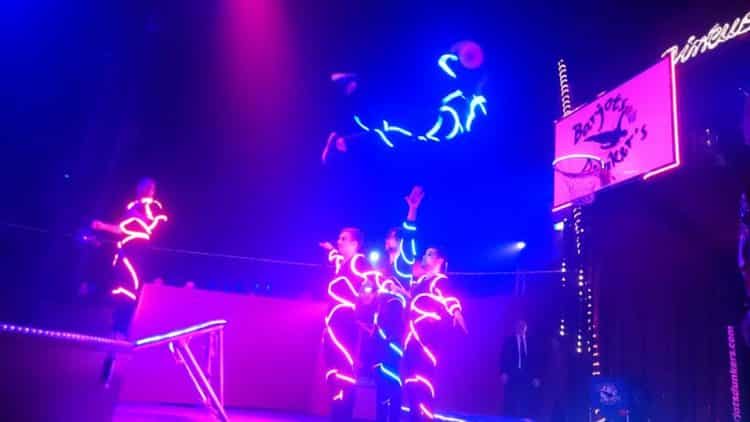 dunk led show cirque