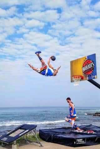 acrobatic basket ball sea