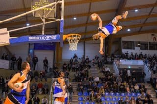 Barjots dunkers roi du basket acrobatique