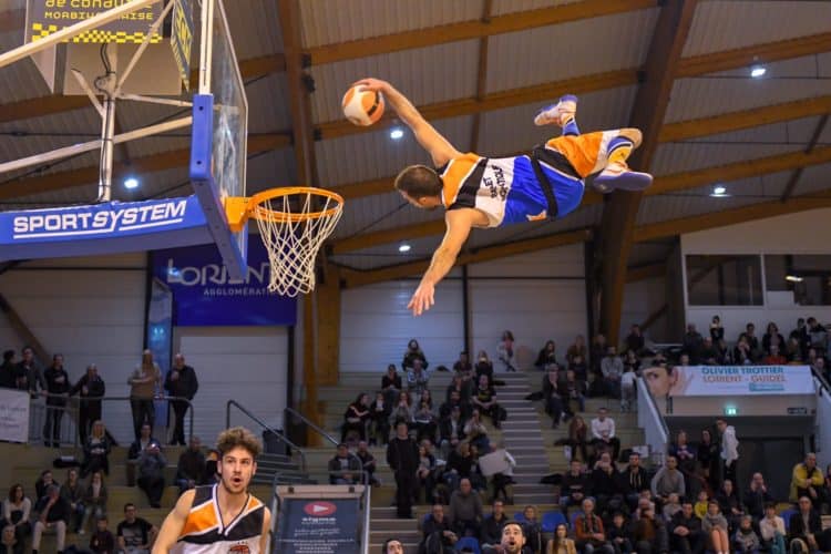 Barjots dunkers roi du basket acrobatique