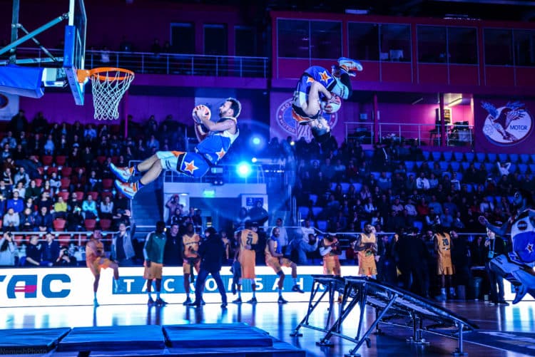 Barjots dunkers best team acrobatic basketball slam dunk show