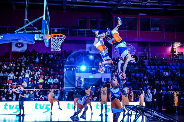 Barjots dunkers best team acrobatic basketball slam dunk show