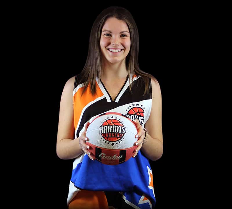 Ildiko Barjots dunkers basket acrobatique
