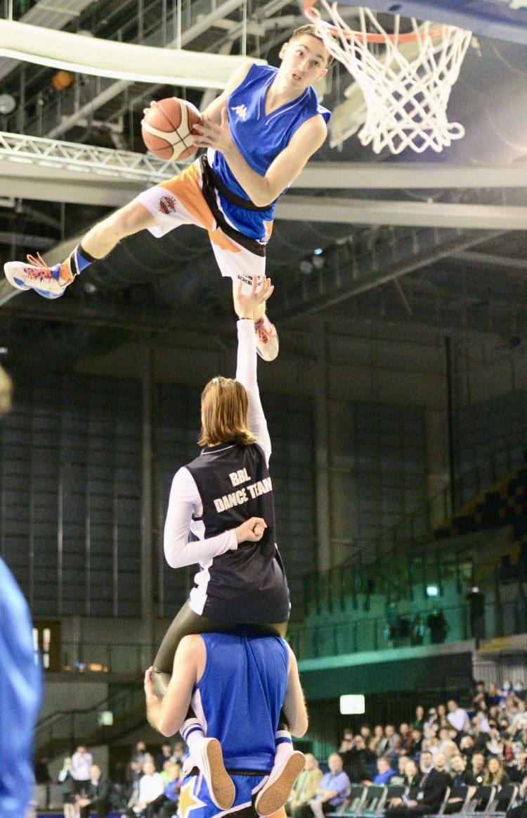 Barjots Dunkers en Show à Glasgow pour le Trophy finals, British Basketball League