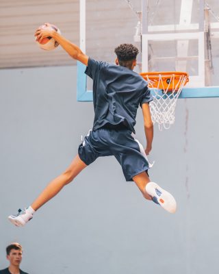 Photo initiation au basket acrobatique, dunk