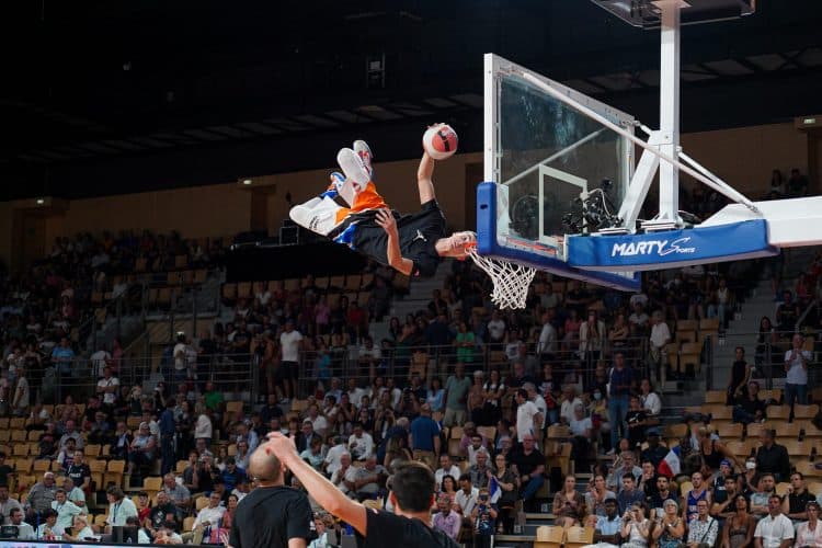 Photo du match de qualification France Hongrie le 4 juillet 2022 au Vendéspace, spectacle Barjots Dunkers