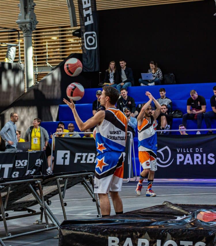 Barjots Dunkers - Spectacle de basket acrobatique tournoi fiba 3X3 world tour 2022 à Paris