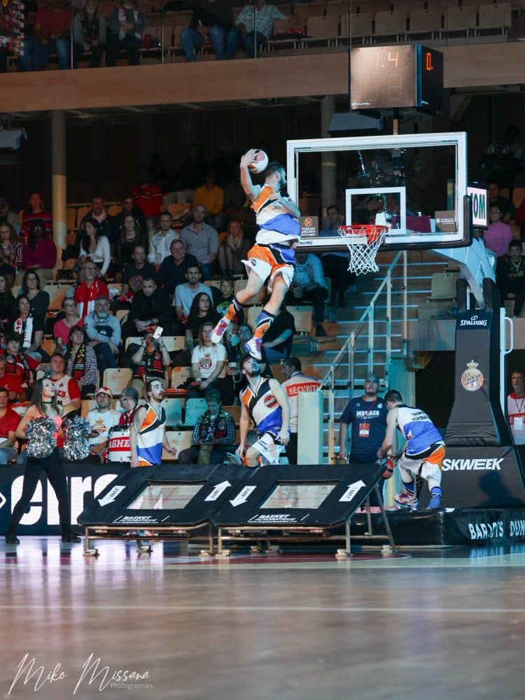 Photos des Barjots Dunkers lors du match d'EuroLeague opposant l'AS Monaco à Baskonia