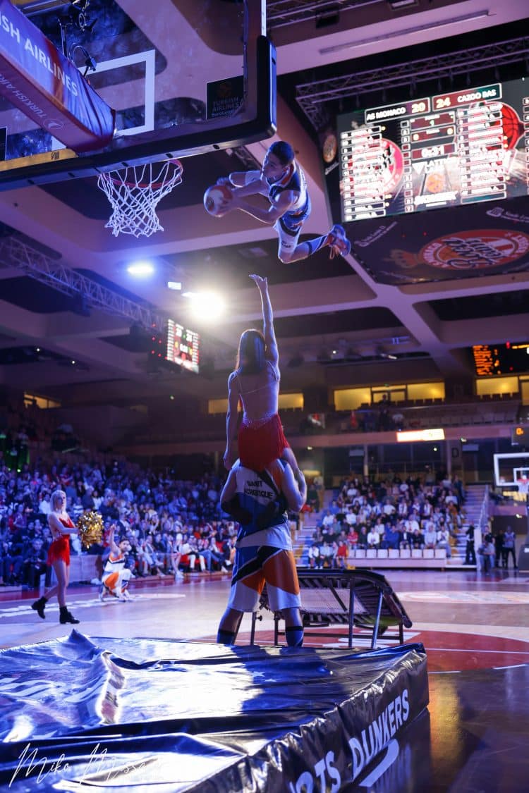 Photos des Barjots Dunkers lors du match d'EuroLeague opposant l'AS Monaco à Baskonia