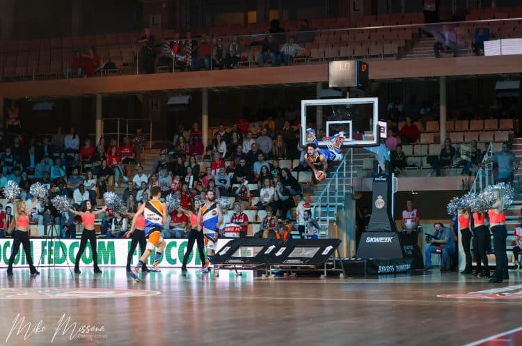 Photos des Barjots Dunkers lors du match d'EuroLeague opposant l'AS Monaco à Baskonia