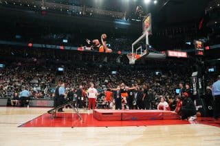 NBA Game Toronto raptors - dunk show