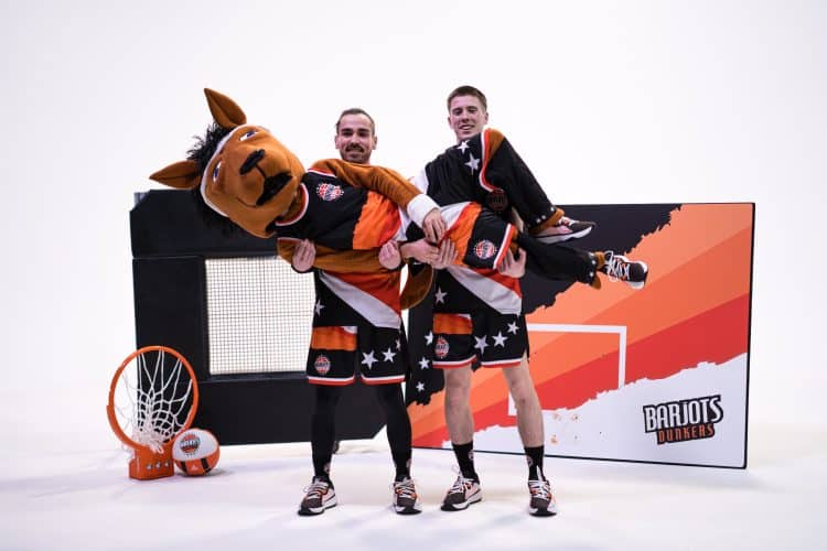 media day - model - basket acrobatique - trampoline - dunky - spectacle