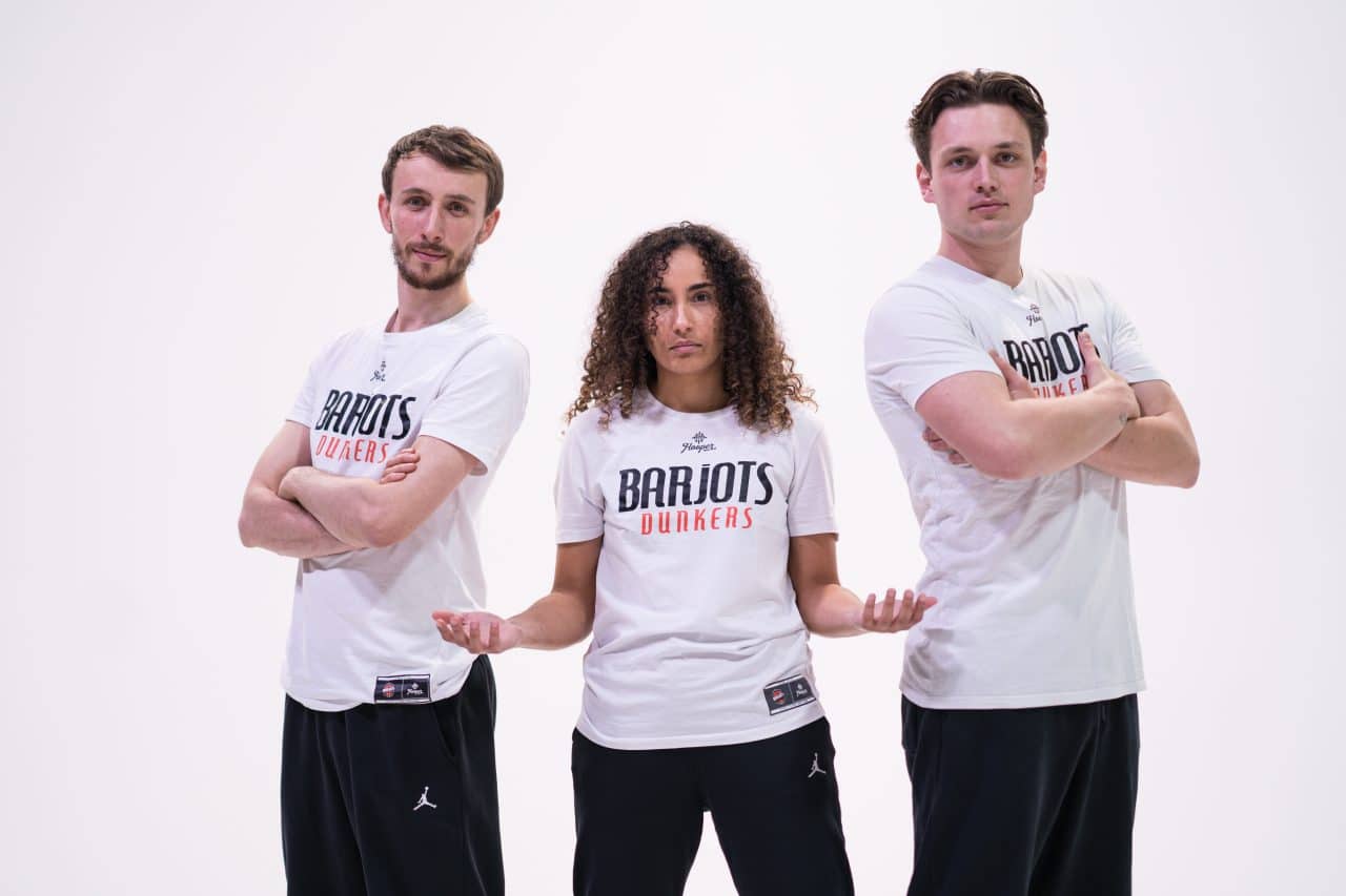 media day - model - uniforme - white tshirt - team - teammates - barjots dunkers