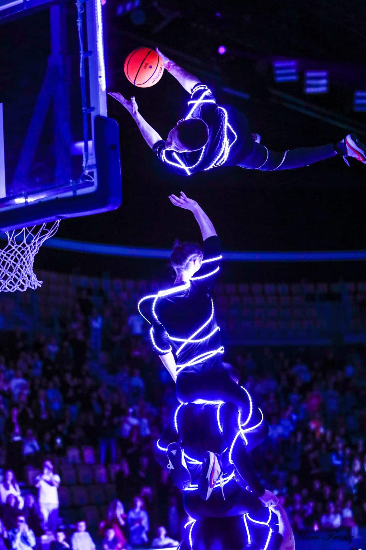 photo lumineuse - show led - pyramide spectacle - gametime - chartres